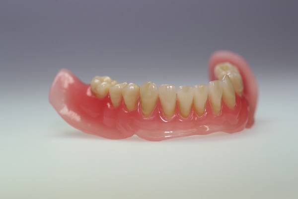 Zahnprothese im Unterkiefer