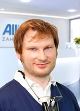  Dr. Adrian Lacher